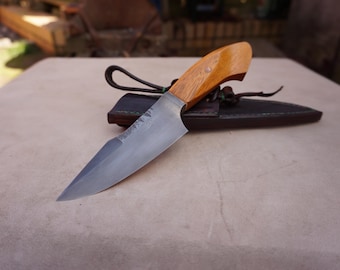 Bushcraft Hunting Knife - Carbon Steel Blade, Wood Handle