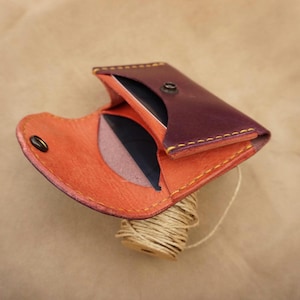 Preciosa y elegante cartera para tarjetas y monedas de cuero, hecha a mano y moderna, fabricada en Inglaterra. Entrega rápida en el Reino Unido.