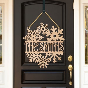 Wreath Door Hanger, Snowflake Christmas Decor, Christmas Decorations, Holiday Decor, Wreath Idea, Rustic Christmas, Holiday Hanger