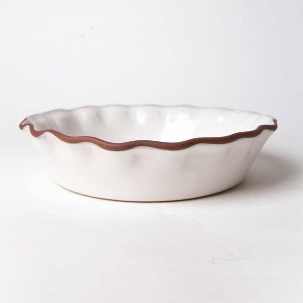 Stoneware Pie Dish - Fluted 9 inch - Deep Dish Ceramic Pie Pan - Made in America Pottery - Jefferson Street Ceramics - New England White