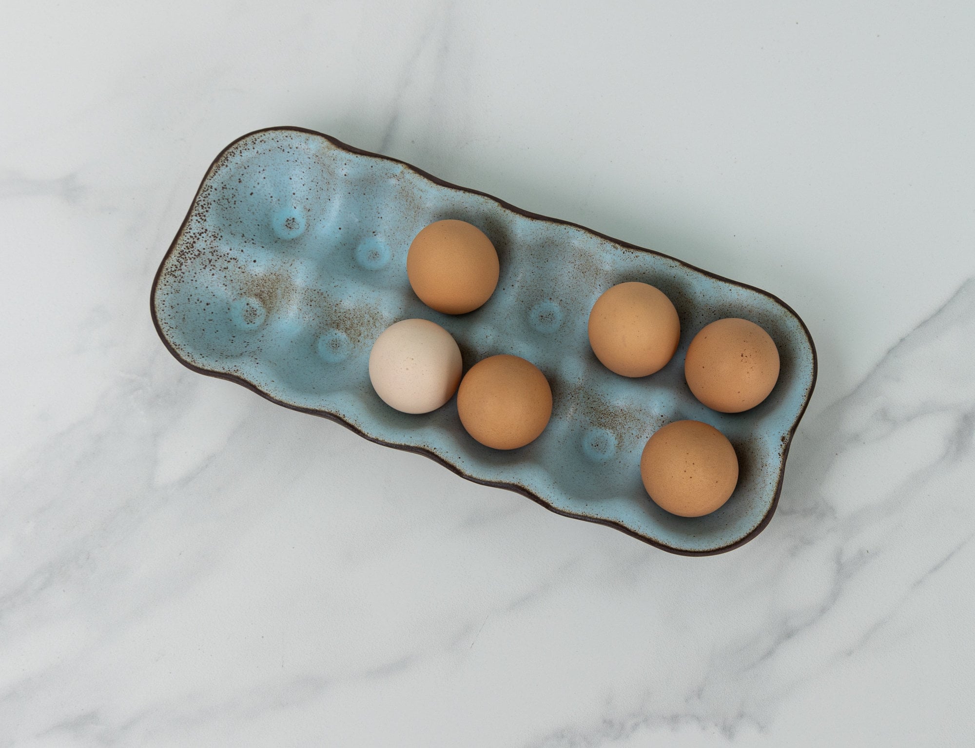 DEAYOU 3-Pack 18 Cups Ceramic Egg Holder, Half Dozen Porcelain Egg Tray
