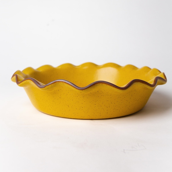 Stoneware Pie Dish - Fluted 9 inch - Deep Dish Ceramic Pie Pan - Farmhouse Pottery - Handmade in USA - Yellowstone - Jefferson Street