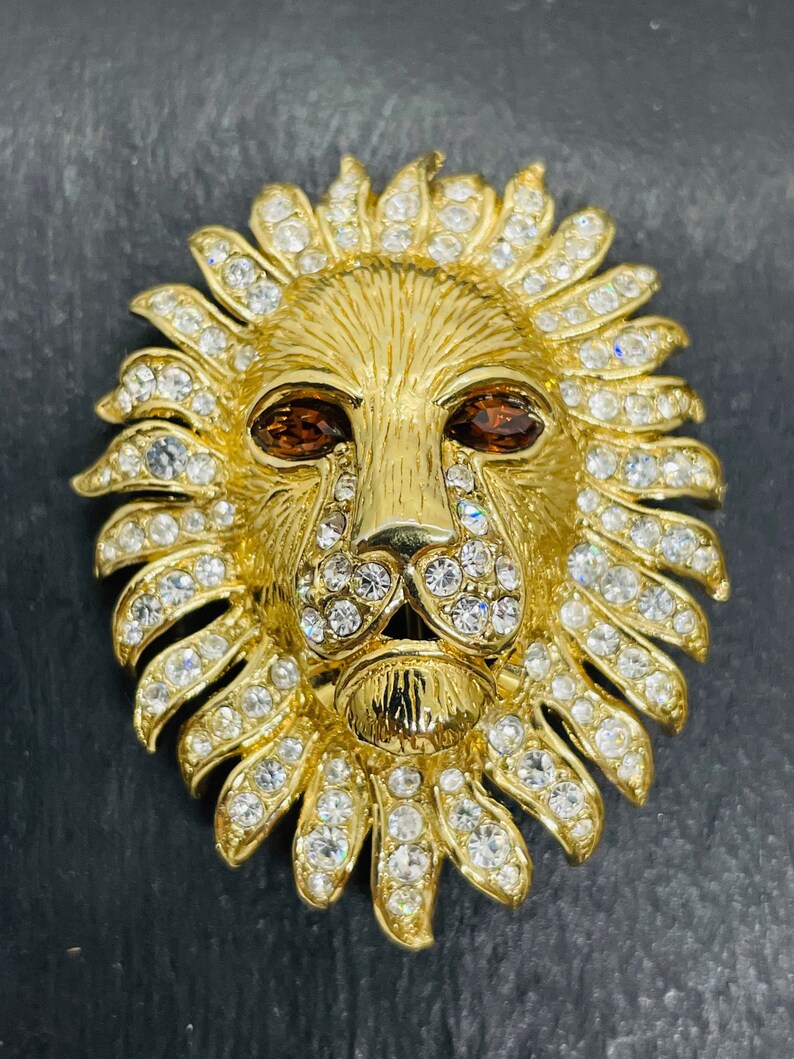 Attwood Sawyer Lion Brooch