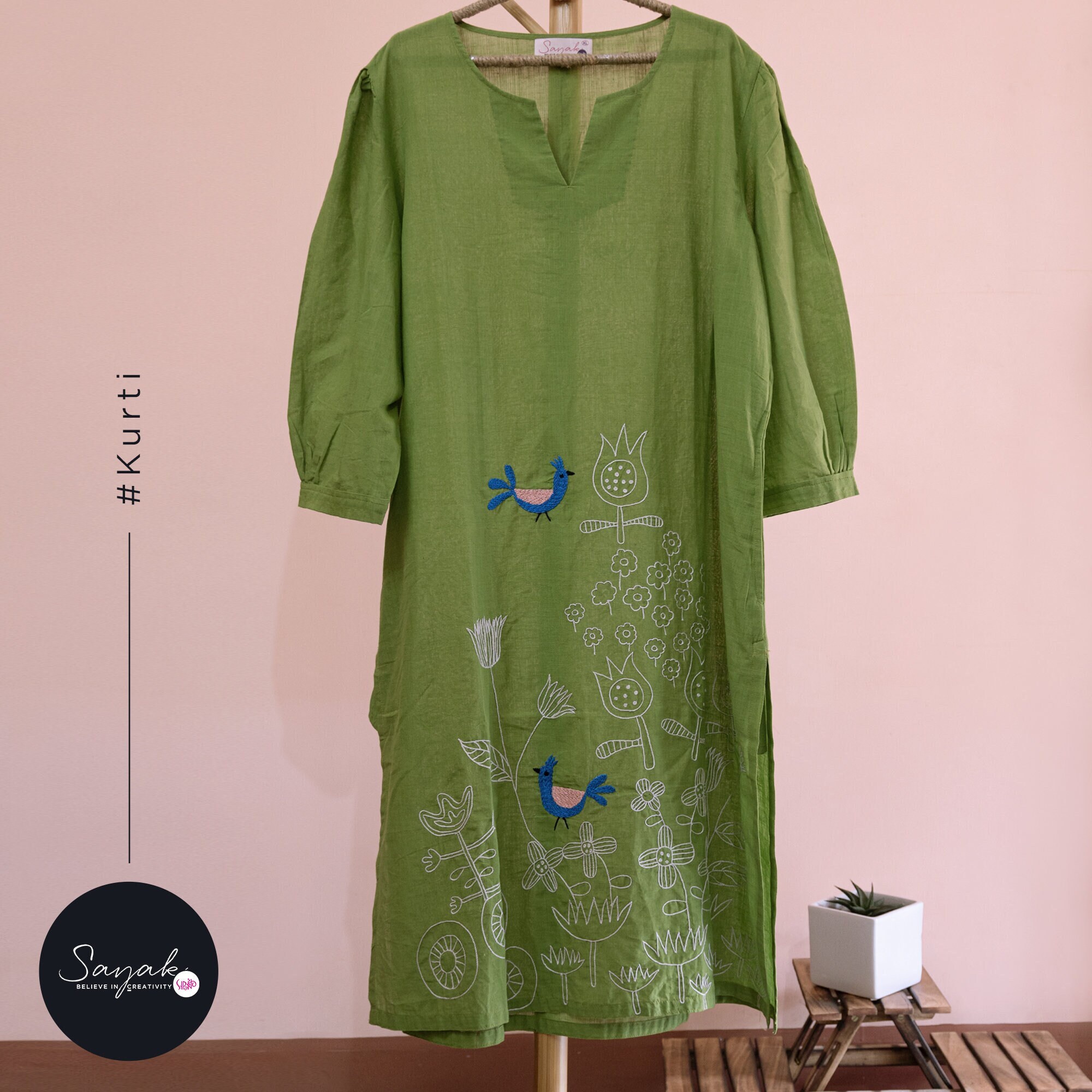 Hand woven straight fit mangalgiri cotton kurti with geometric embroidery