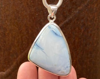 Pendentif opale bleue en argent sterling 925 - pendentif fait main 31 x 55 mm - pierre précieuse naturelle bleu pastel doux - pendentif collier tendance
