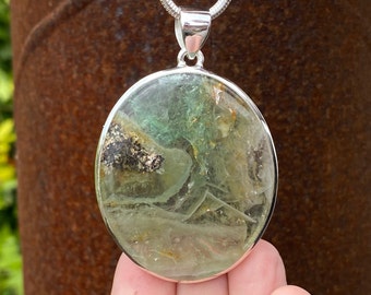 Afghan Green Fluorite pendant in 925 Sterling Silver - handmade 44x65mm - quartz / calcite inclusions - natural gemstone - necklace pendant