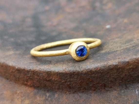 9ct Gold size P 8 Blue Sapphire Ring Brushed Effect 3mm Diameter