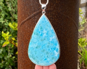 Bardzo duży wisiorek Larimar ze srebra próby 925 - ręcznie robiony wisiorek 62 x 119 mm - naturalny wzorzysty niebieski kamień szlachetny - naszyjnik - Dominikana
