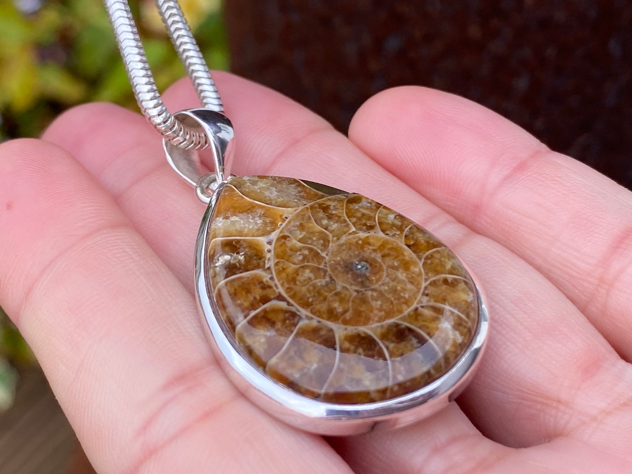 マダガスカル産アンモナイトペンダント、925スターリングシルバー製