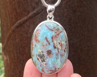 Rustykalny wisiorek Larimar ze srebra próby 925 - ręcznie robiony wisiorek 33 x 61 mm - naturalny wzorzysty niebieski kamień szlachetny - wisiorek naszyjnik Dominikana