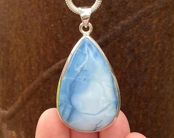 Pendentif opale bleue en argent sterling 925 - pendentif fait main 28 x 57 mm - pierre précieuse naturelle bleu pastel doux - pendentif collier tendance