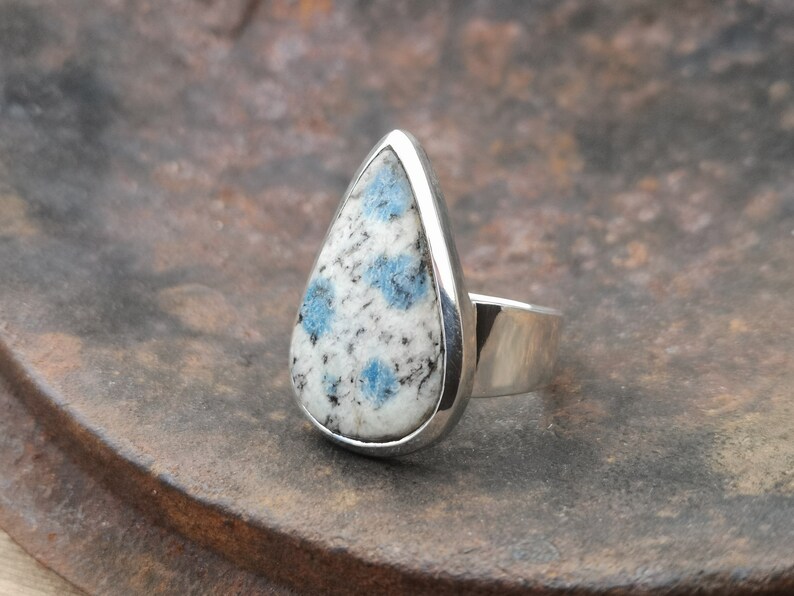 K2 Jasper (size O , 7.5) ring in 925 Sterling Silver, 14x22mm stone, excellent quality statement ring featuring azurite in granite image 3