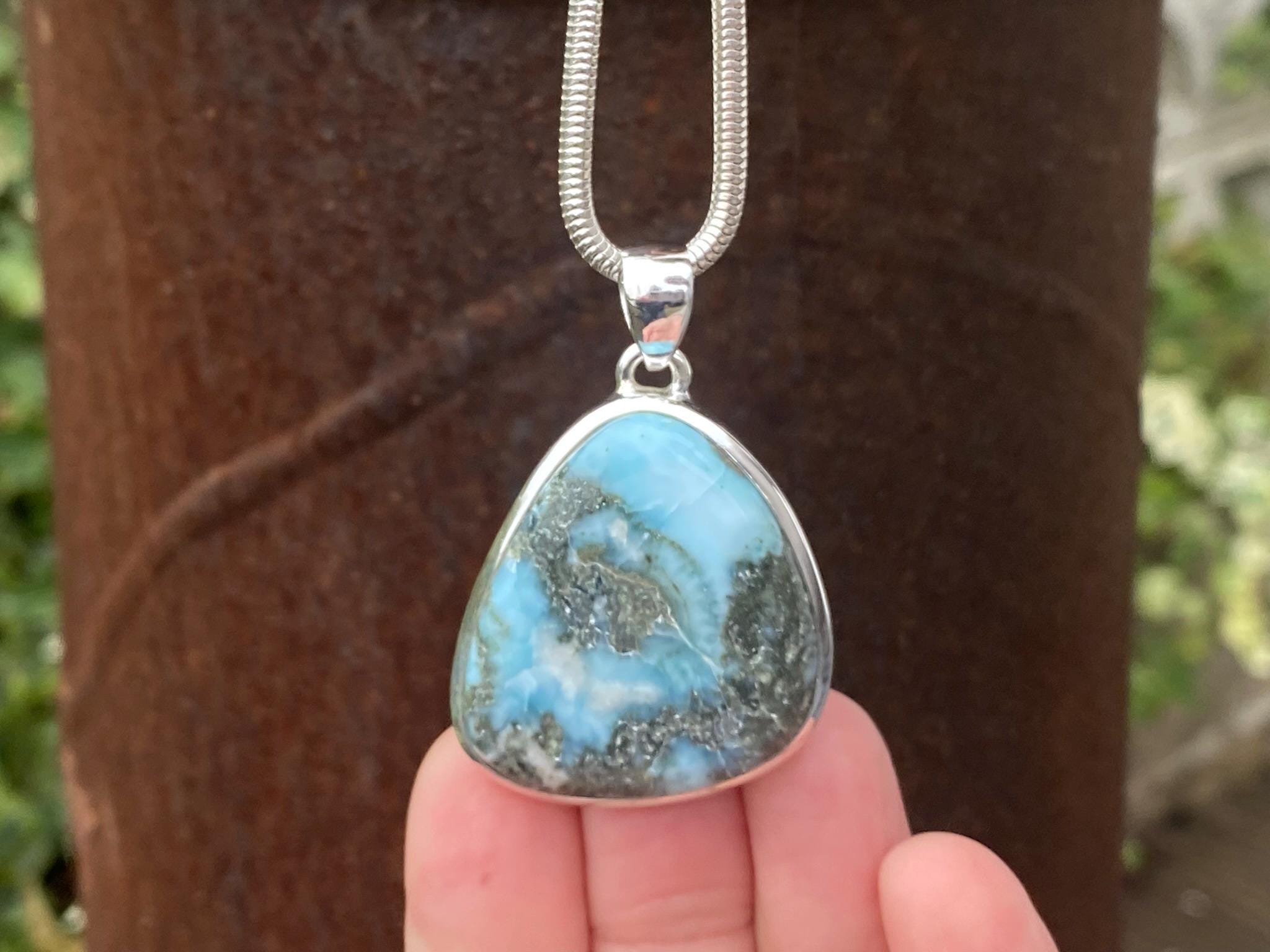 925 スターリング シルバーの素朴なラリマー ペンダント