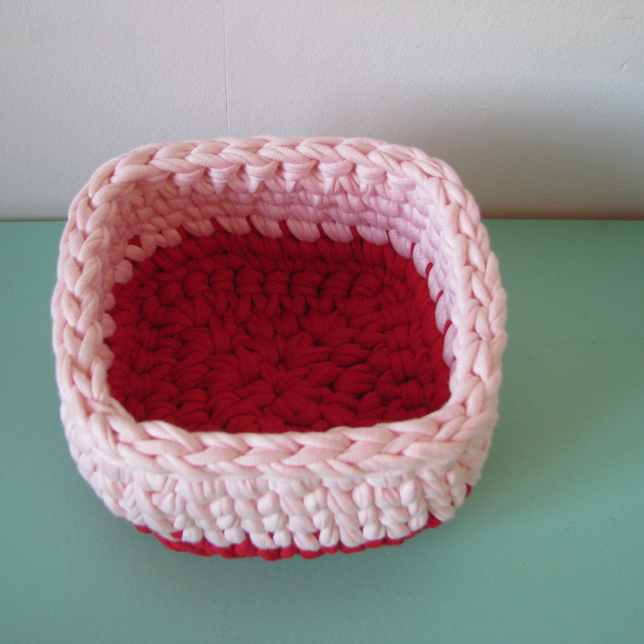 Corbeille Rose Bicolore Au Crochet