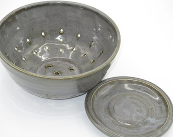 Gray Berry Bowl with Plate