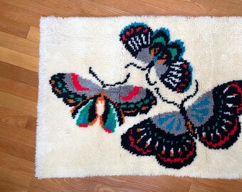Vintage 70&#39;s Colorful Butterfly Latch Hook Rug / Wall Hanging / Free US Shipping