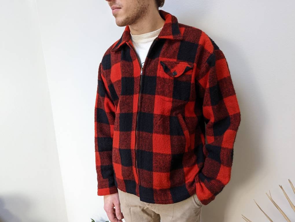Vintage 1950's / 1960's Unisex Buffalo Plaid Heavy Zip up Vintage 1950's / 1960's Unisex Buffalo Plaid Heavy Zip up