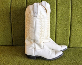 Vintage Womens White Leather Embroidered Cowboy Boots / Size US 7 / Free US Shipping