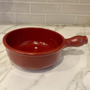 Emile Henry Red Flame Stoneware Pot W Handle Made In France 2.6 Quart 29.22 NWOT