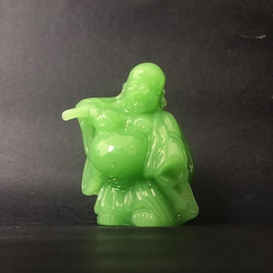Natürliche grüne Jade Buddha Skulptur - Spirituelles Dekor für Balance & Harmonie