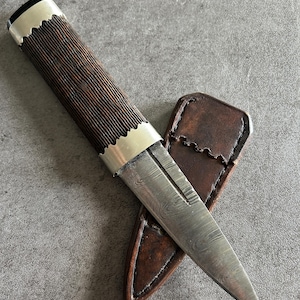 Sgian Dubh with Damascus Blade and Finely-fluted Handle