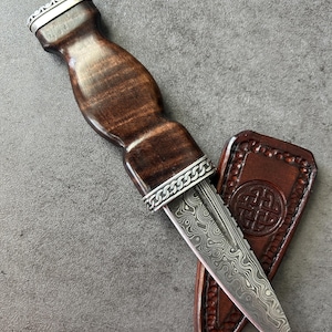 Sgian Dubh with Damascus and Tiger Stripe Maple