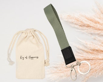 Schlüsselband Khaki Grün mit Schlüsselring und Karabiner in silber und inklusive Geschenkverpackung | Geschenk Frau Mann Kollegin