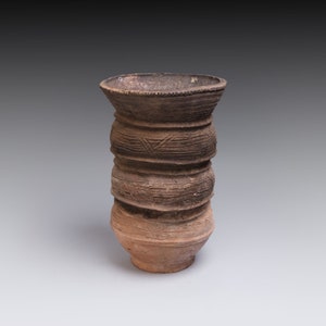 Nupe Terracotta Pot Support Stand