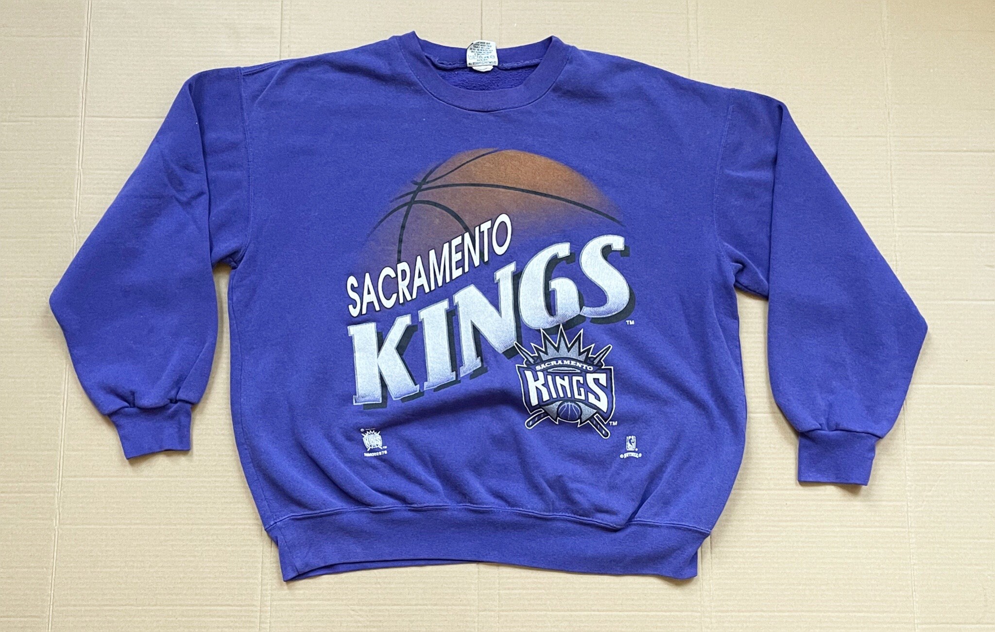 Sacramento Kings take tacky photos in ugly Christmas sweaters