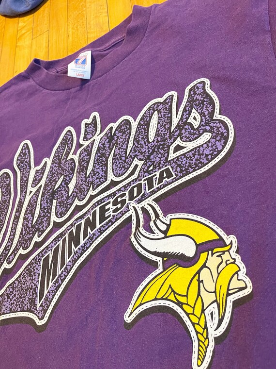 Vintage Logo 7 Minnesota Vikings Graphic T Shirt … - image 3