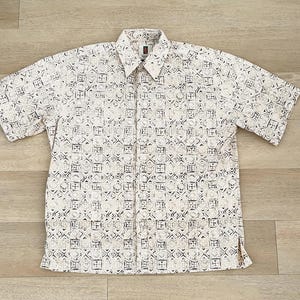 Vintage Tori Richard Button Up Hawaiian Collared Shirt size Medium