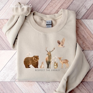 Respektieren Sie die Einheimischen Waldtier Waldkreaturen Forestcore Cottagecore Sweatshirt, Eule Fuchs Bär Hirsch, Forestcore Sweatshirt, süße Tiere