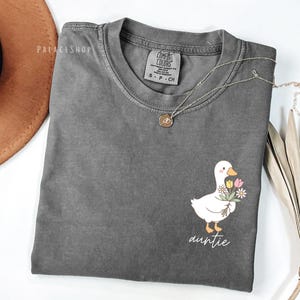 cute goose aunt graphic tee family humor shirt