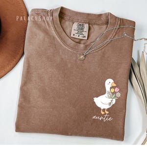 funny auntie goose shirt gift for aunt