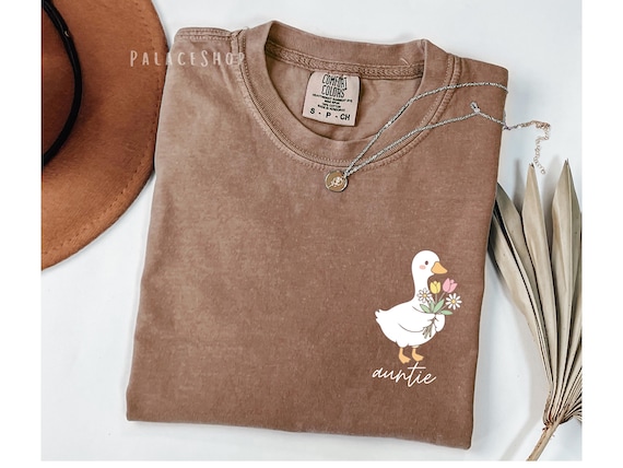 Funny Auntie Goose Shirt, Silly Goose Aunt Shirt, Cute Aunt Gift Tee, Auntie Birthday Gift, Goose Lover Shirt, Cool Aunt Tee