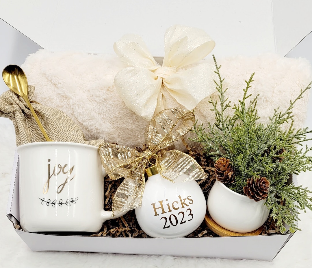 Gift Box Her Customized 2023 Ornament Personalized Gift Set Holiday