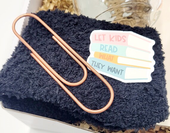 "To Be Read" Book Lover Gift - Glass Jar Bookmark With 300 Notes For Choosing Your Next Book - View #4