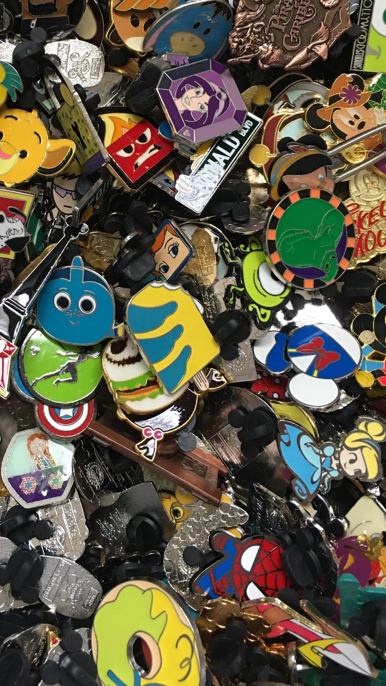 40 Random Disney Character Trading Pin Lot Princesses Goofy Minnie Pluto Ariel Figment Rapunzel Toy Story /& More No Duplicates Fast Shipping
