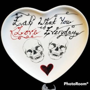 Gothic plate, plates, skull gifts, ceramic plate, valentines gift, skull lovers, gifts for her, gifts for him, eat what you love, 20cm heart