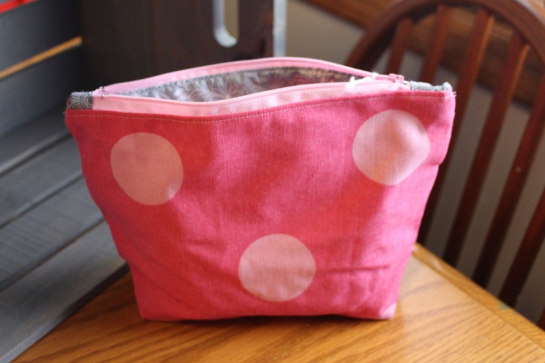 Medium 7 inch by 10 inch zipper Bag Pink Polka Dot