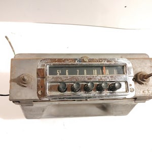 Ford 1954 Mainline Crestline Customline AM PB radio 6V Motorola 4MF