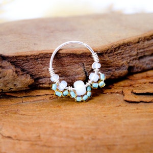 Conch-Piercing-Ring, 925er Silber, Glasperlen, blau-weiße Blume, Ø 11mm, 20G/ 0,8mm, Ohrknorpel, Conch, Helix, Mini-Creole