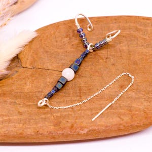 Climb-up earring, Copper and silver-plated chain, Moonstones, iridescent pearls, 5.5cm ear climber, Crossing chain