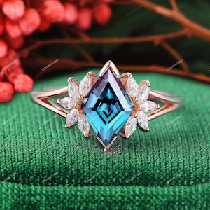 Wedding Ring for Women Jewelry Blue Alexandrite RingGold Vintage 2.0CT Kite Cut Alexandrite Engagement Ring Art Deco Cluster Moissanite Ring