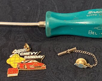 Lot vintage Chevrolet : tournevis Snap-On Bel Air, épingle à cravate avec médaillon Chevy, etc.