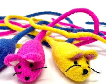 Kattenspeeltje, kittenspeelgoed, interactief kattenspeeltje, milieuvriendelijk huisdierspeelgoed, premium wollen kattenspeeltje, wollen kattenspeelgoed, interactief wolmuisspeelgoed