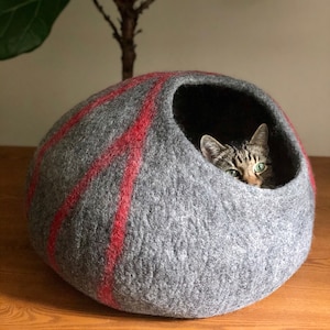 Large Wool Cat Cave / Wool Cat Bed/ Handmade Wool Cat Bed/ Felted Wool Cat House / Natural Ingredients Pet Bed/ Gray Cat Cave/ Cat Cocoon