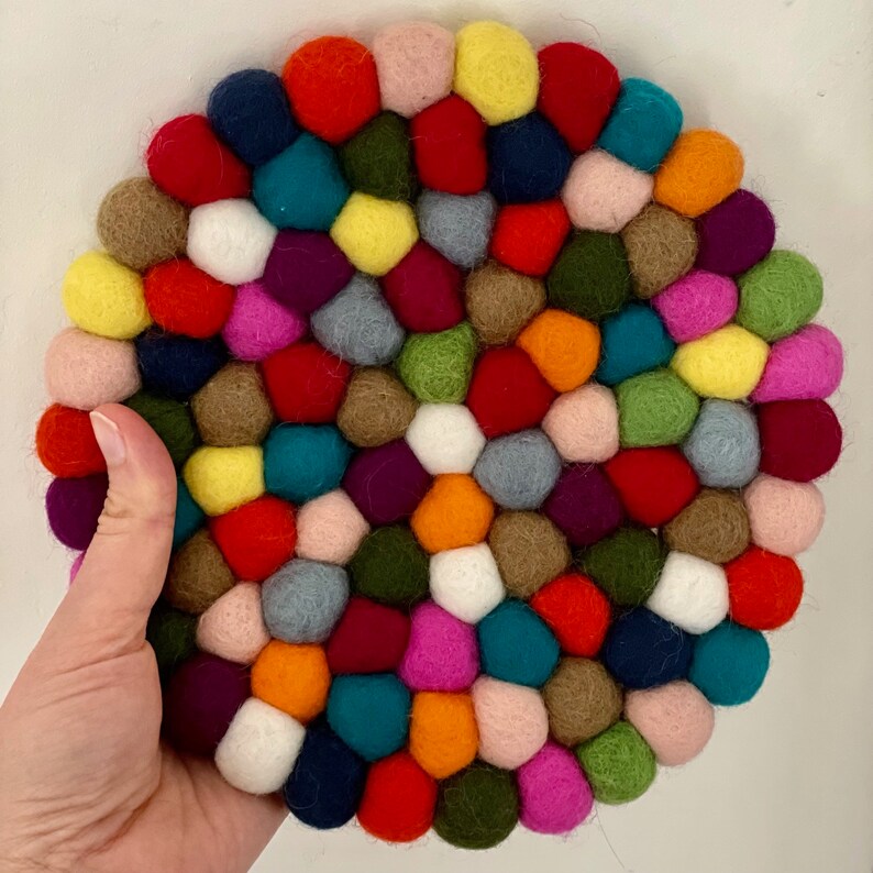 Felted Ball Trivet For Hot Dishes/ 100% Wool Trivet/ Felted Pebbles Trivet/ Wool Pot Holder/ Felt Potholder Gray/Brown/White Wool Mat image 7