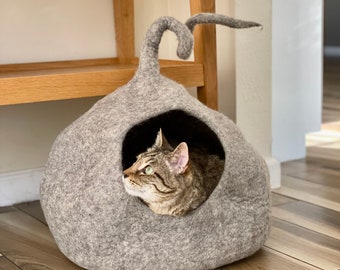 Beige CURLY TAIL Brown Cat Cave/ Large Wool Cat Cave/ Felted Wool Cat House/ Wool Cat Bed/ Brown Wool Cat Cave/ Modern Cat Bed/ Cat Cocoon