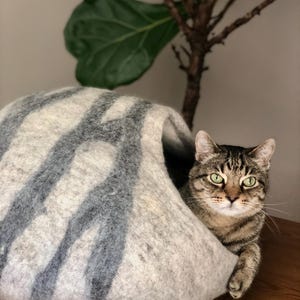EXTRA LARGE 21" Wool Cat Cave / Cat House/ Felted Wool Gray Cat Cave/ Large Cat Bed/ Best Cat Gift- Fast Shipping from US image 2